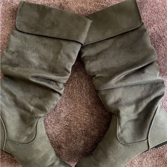 Grey Boot - Picture 3 of 4